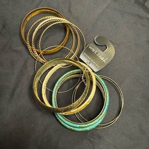 Gold Tone Bangle Set